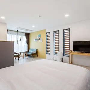 lunamar-pension.jejukoreahotels.com/